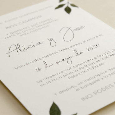 detalle Invitacion de boda original con hojas de acuarela. mod est II